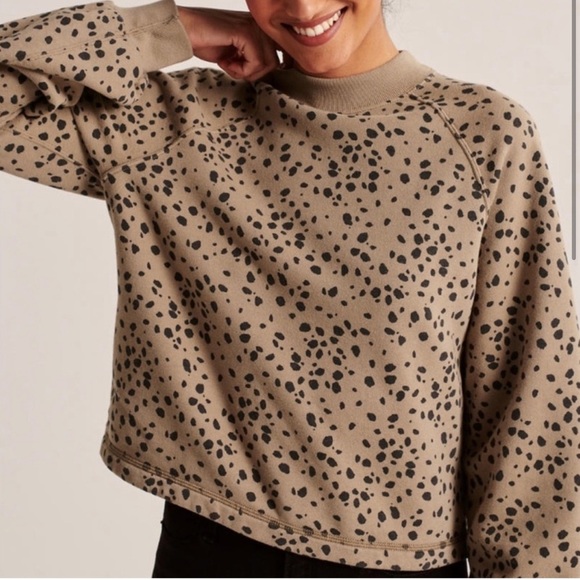 Abercrombie & Fitch Trendy Leopard High Neck Bubble Sleeve Sweatshirt - Picture 12 of 12